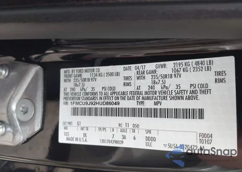 2017 Ford Escape Titanium z USA, uszkodzony, nr VIN 1FMCU9J92HUD86049